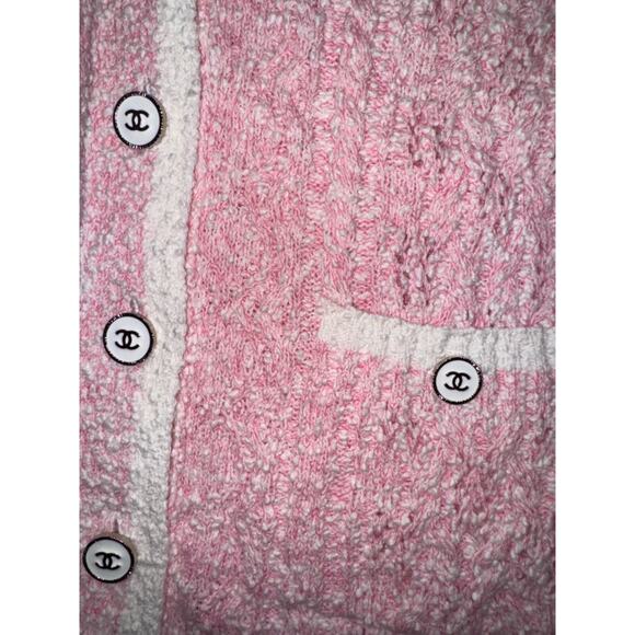 Chanel 24P Pink White Knit Boucle CC Logo Button Long Sleeve Cardigan Sweater 36 - Picture 11 of 16
